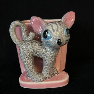 VTG MC Anthropomorphic Ceramic Big Eyes Cat Plater Figurine in Pink and Gray